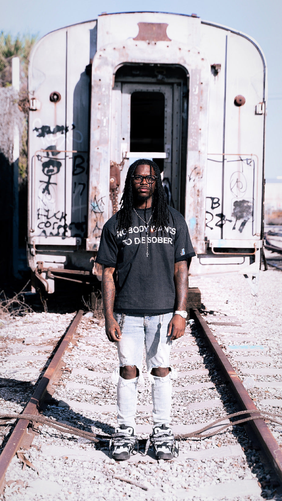 BLACK STONED *DIESOBER* TSHIRT